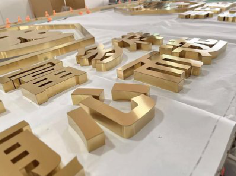 沛县拉丝不锈钢字的特点。